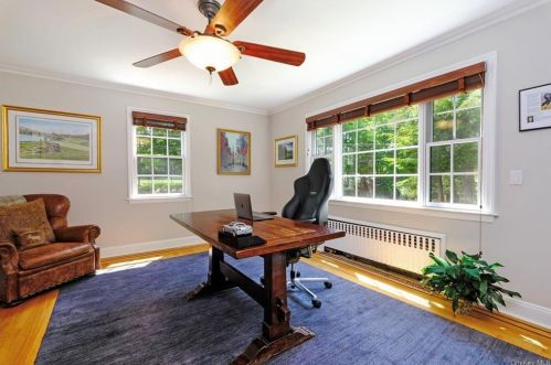 8 Parkway, Mount Vernon NY  10552-1219 exterior