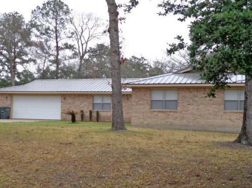 2982 Redbird Ln, Huntsville, TX 77320-7032