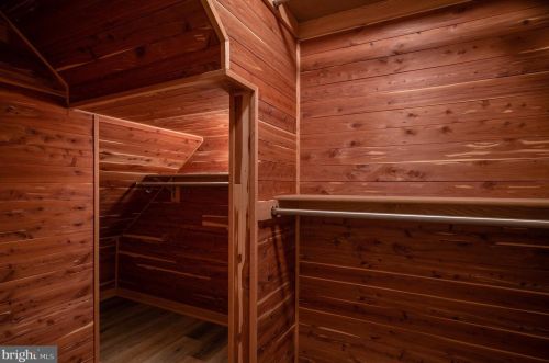 281 Golden Woods Ct, Great Falls VA  22066-4152 exterior