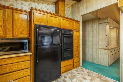 1325 Medallion St, Redlands CA  92374-2666 exterior