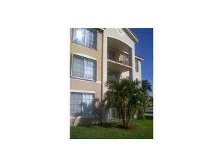 914 Villa Cir, Boynton Beach FL  33435-8921 exterior