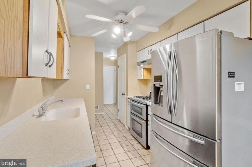 36 Danielle Ct, Trenton NJ 08648-1452 exterior