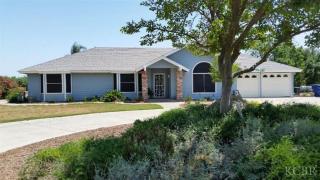 19828 Chestnut Ave, Laton, CA 93242-9413