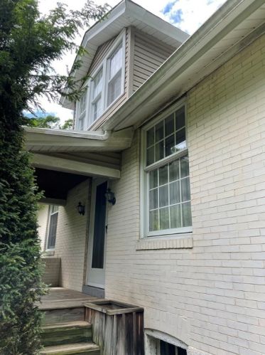 312 Crystal Springs Rd, Bradfordwoods, PA 15015-1336