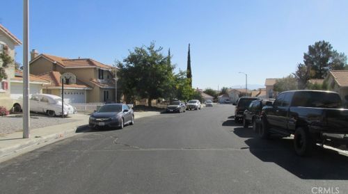 14558 Oregon Trl, Victorville, CA 92392-6164