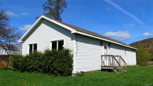 3971 Main St, Ischua, NY 14743-9512