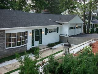 90 Westridge Dr, Waterbury, CT 06708-3329