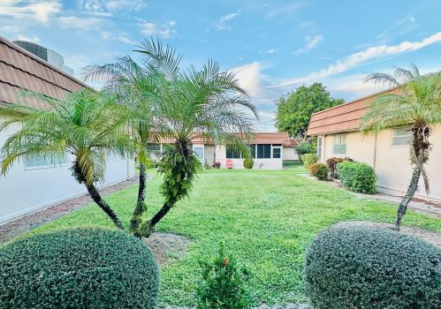 210 Seville I, Delray Beach FL  33446-2144 exterior
