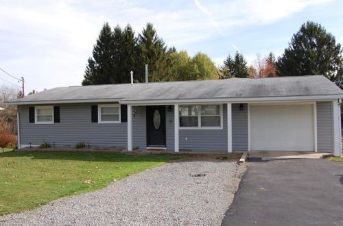 782 Broad Street Ext, Grove City, PA 16127-4616