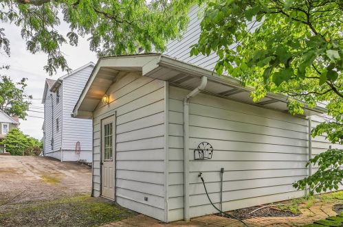 913 Main St, Latrobe PA  15650-1636 exterior