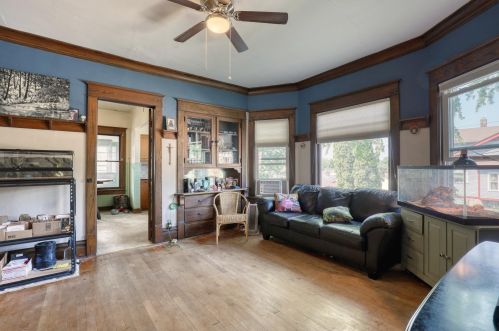 205 Washington St, West Bend, WI 53095-2525