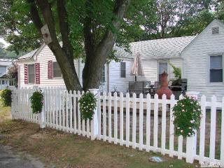 55 Newton Blvd, Hauppauge NY  11779-2732 exterior