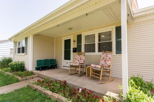 19 Casey Dr, Middletown RI  02842-6224 exterior