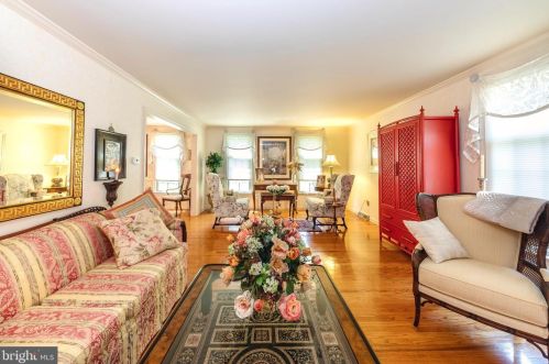 716 Carter Hill Dr, West Deptford NJ  08066-1903 exterior