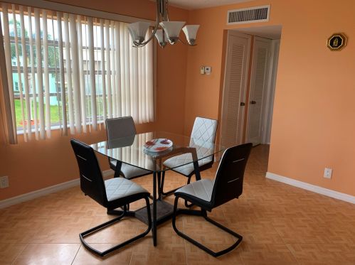 912 Normandy, Delray Beach FL  33484-4808 exterior