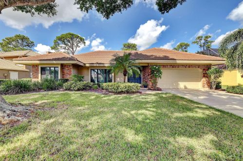 1205 Paradise Cv, Fort Pierce, FL 34986-2011