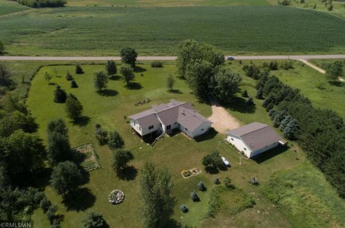 1748 30th Ave, Hammond WI  54015-5215 exterior