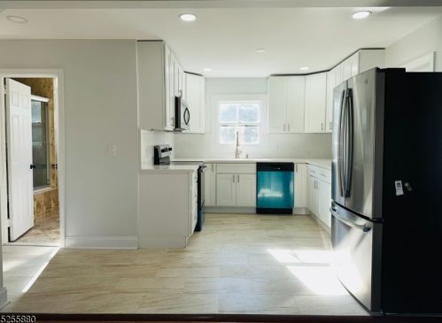 79 Hawkins Ave, Parsippany NJ  07054-2130 exterior