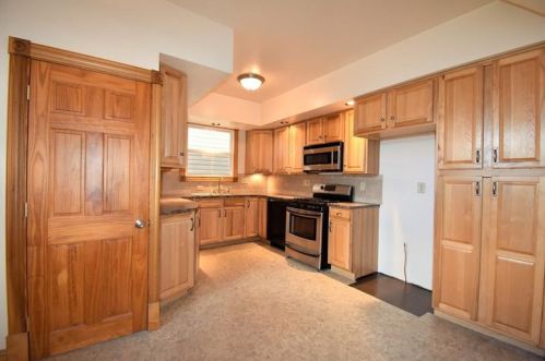406 Walnut St, Latrobe PA  15650-1941 exterior