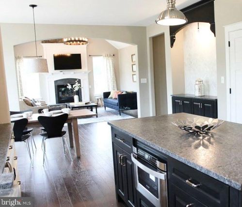 1207 Butler Pike, Prospectville PA 19002-6032 exterior