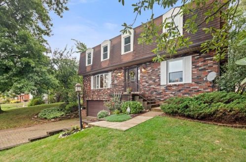9265 Wedgewood Dr, Pittsburgh, PA 15239-2051