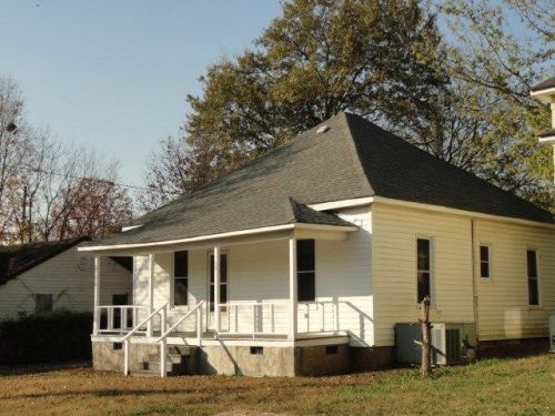 35 Sunset Ave, Englewood, TN 37329-3134