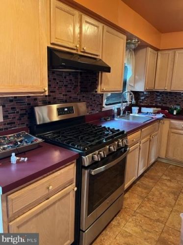 6845 Lee Ave, Camden NJ  08110-6122 exterior