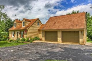 5318 Blue Hill Rd, Brodbecks, PA 17329-9365