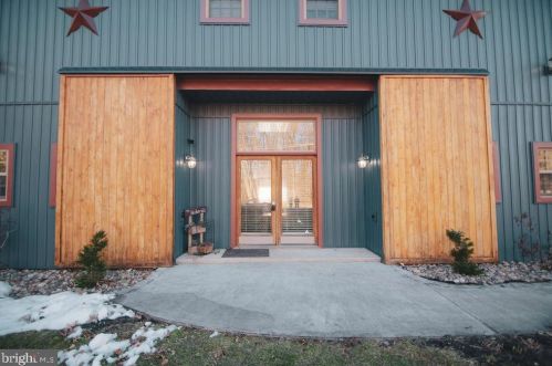 24 Cold Springs Rd, Carlisle, PA 17015-7600
