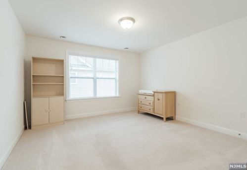 38 Walnut St, Little Falls NJ  07424-1402 exterior