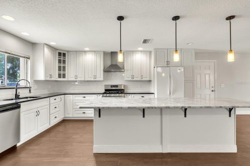 10506 Manassas Cir, Orlando, FL 32821-8609