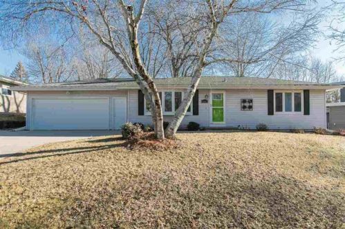 1440 Valley View Dr, Iowa City, IA 52241-1030