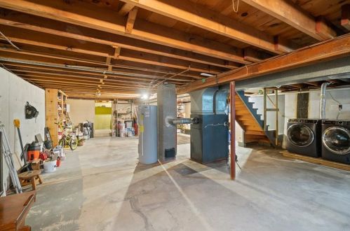 21 Brookside Ave, North Providence RI  02911-1510 exterior