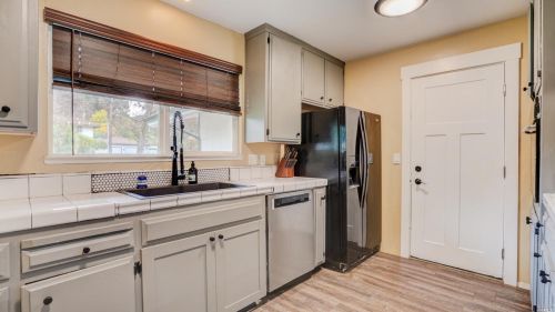 245 Wykoff Dr, Vacaville CA  95688-3546 exterior