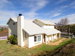 9224 Single Oak Dr, Lakeside, CA 92040-4524