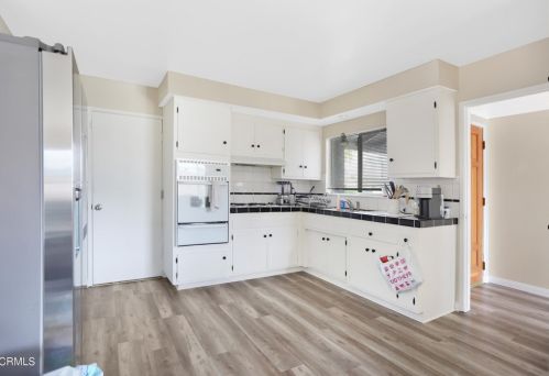 2211 Isabella St, Oxnard CA  93036-2621 exterior