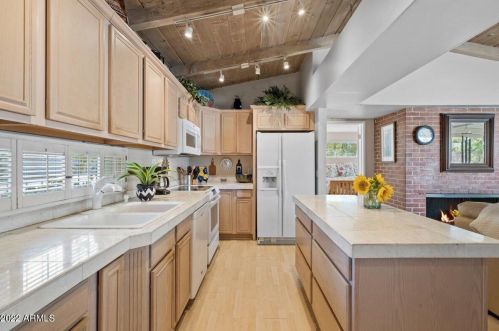 6600 10 St, Phoenix AZ 85086-8617 exterior