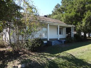 4031 10th St, Greenville, NC 27858-0809