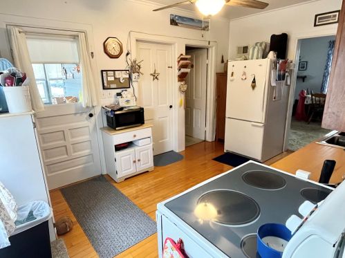 2215 Forest Ave, Two Rivers, WI 54241-1911