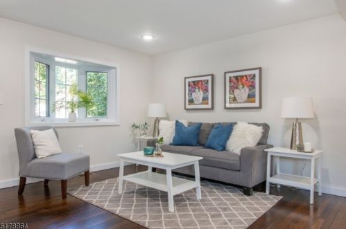 1058 Mayfair Dr, Rahway NJ  07065-1909 exterior