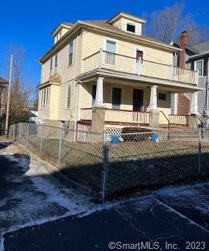 11 Albion St, Waterbury, CT 06705-1946