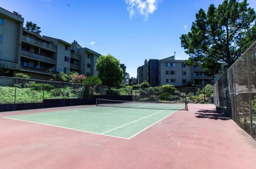 332 Philip Dr, Daly City CA 94015-2479 exterior