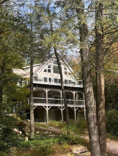 106 Stony Creek Rd, Jim Thorpe, PA 18229-2740