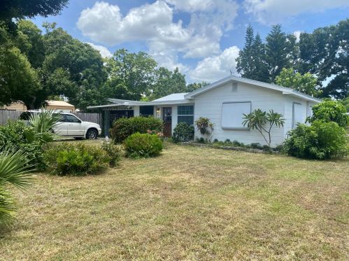626 9th St, Vero Beach, FL 32960-5932