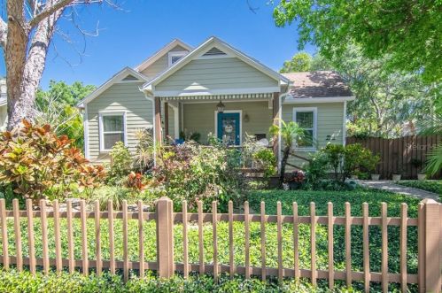 1101 Crescent Lake Dr, Saint Petersburg, FL 33701-1534