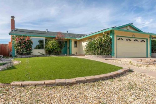 2633 Silvercrest St, Pinole, CA 94564-1140