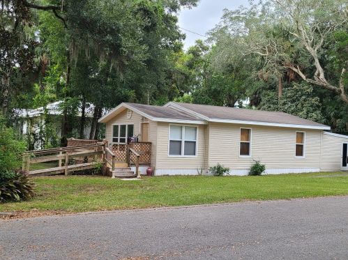 211 Delaware Ave, Deland, FL 32720-5337