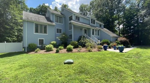 19 Willow Ct, Ridgefield, CT 06877-3225