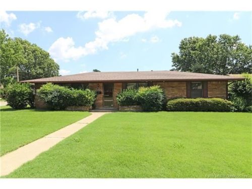 1414 Saddle Ln, Bartlesville, OK 74006-5427