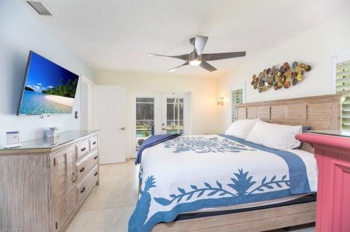 6100 Green Blvd, Naples FL  34116-4824 exterior